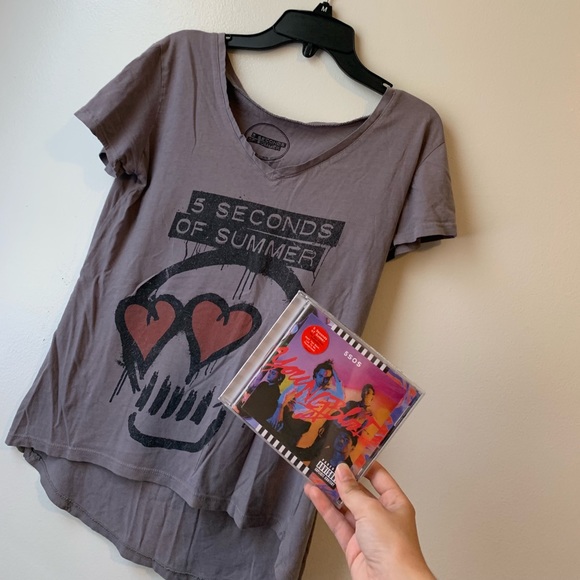 5 Seconds Of Summer Tops - 5 Seconds of Summer Tee & Youngblood CD